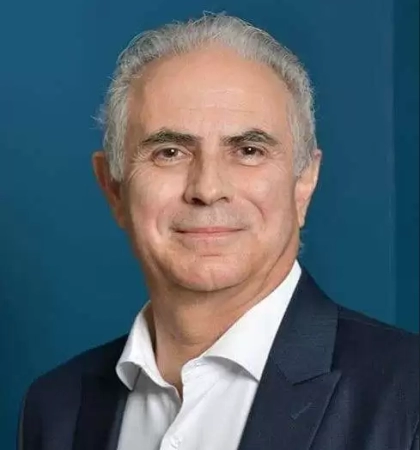 السيد/ أدريان مارك كامبس