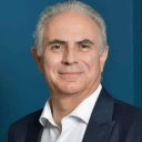 السيد/ أدريان مارك كامبس