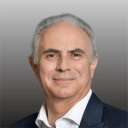 السيد / أدريان مارك كامبس 