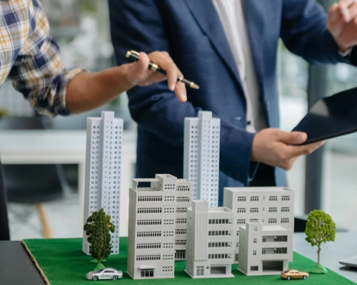 ما الذي يجعل مشروع التطوير العقاري ناجحاً؟ الموقع، والأفراد، وطبيعة القطاع المتغيرة