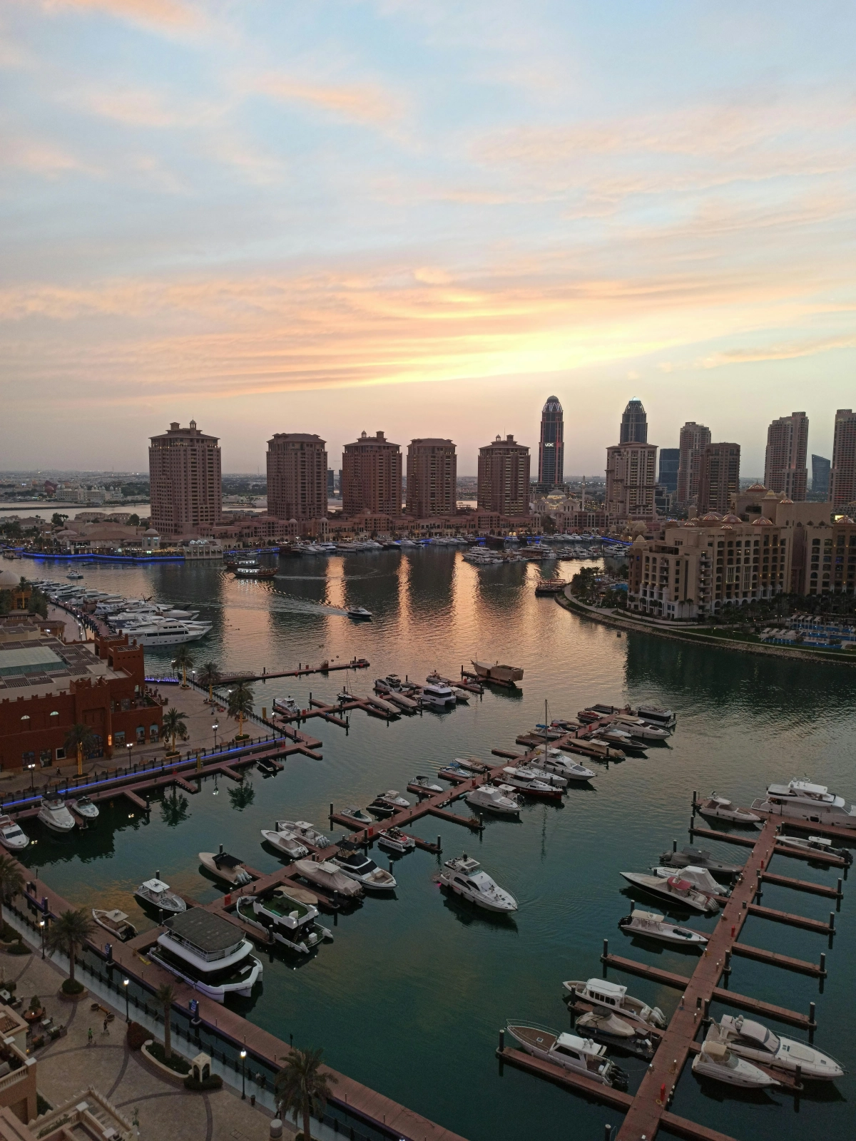 العقارات العائمة — استثمار الإمكانات غير المستغلة للواجهة البحرية في قطر